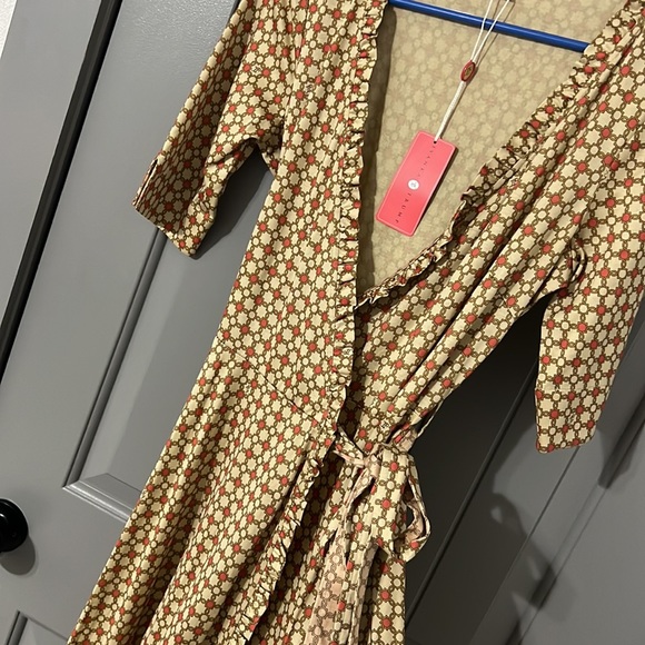 Ivanka Trump beautiful dress. - Picture 3 of 3